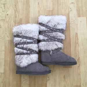 JustFab size 6 gray faux fur studded boots